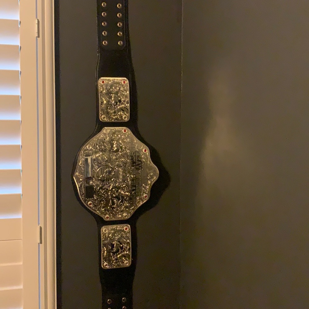 WWE AUTHENTIC WEAR WORLD HEAVYWEIGHT CHAMPIONSHIP COMMEMORATIVE TITLE BELT